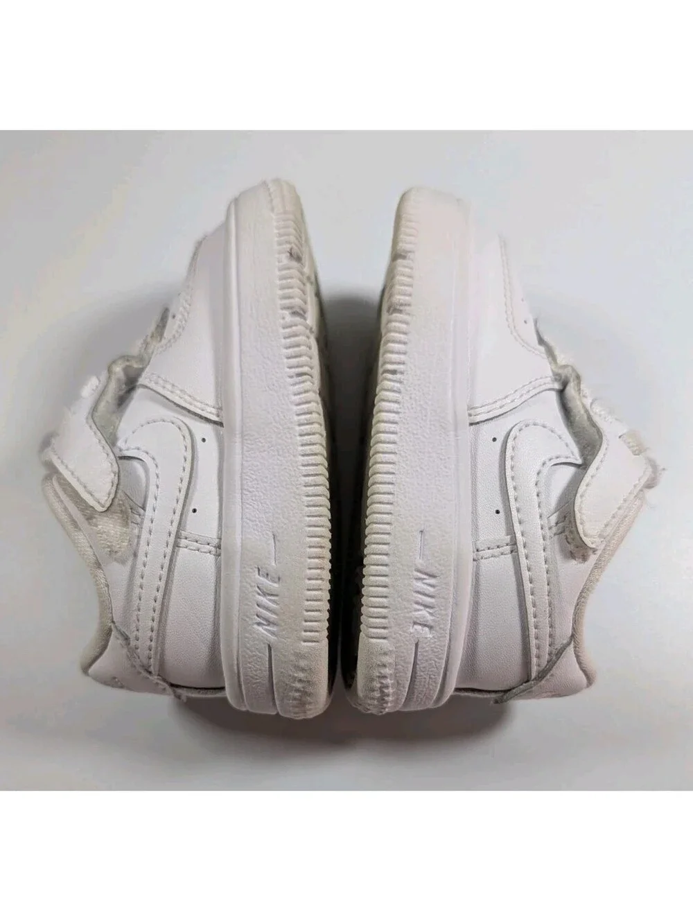 Nike Unisex Toddler 4C White Force 1 Low EasyOn Sneakers Air Force Classic Shoes